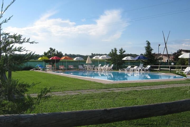 Pool 10 of 45