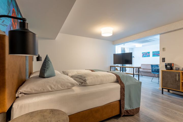 Room 21 of 42