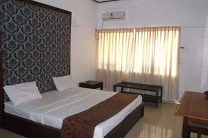 Room 15 of 42