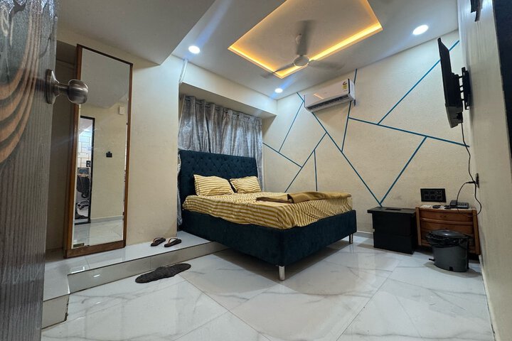 Room 6 of 11