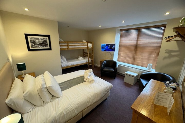 Room 10 of 43