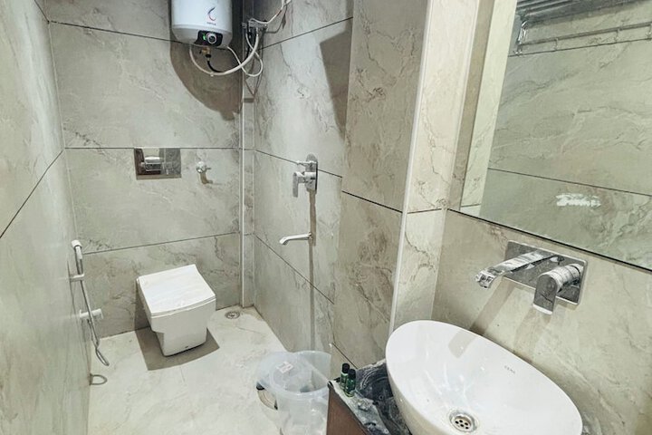 Room 10 of 26
