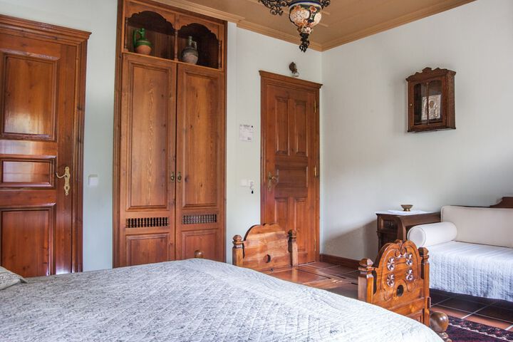 Room 7 of 94