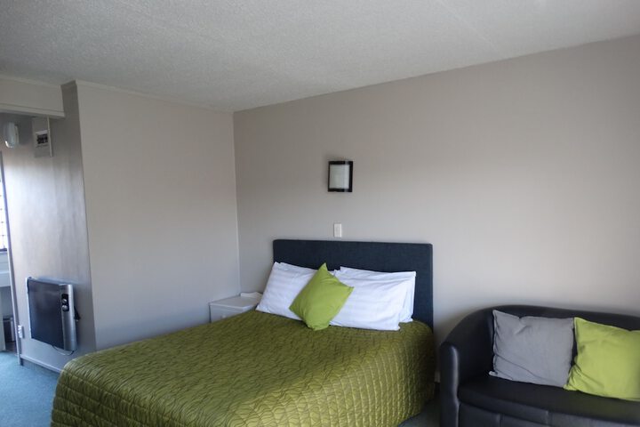 Room 7 of 25
