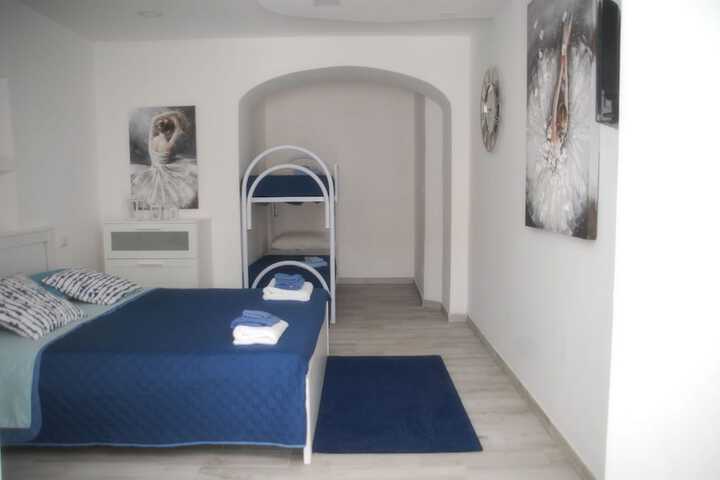Room 14 of 46