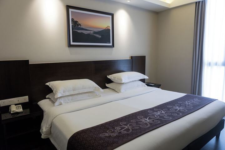 Room 25 of 71