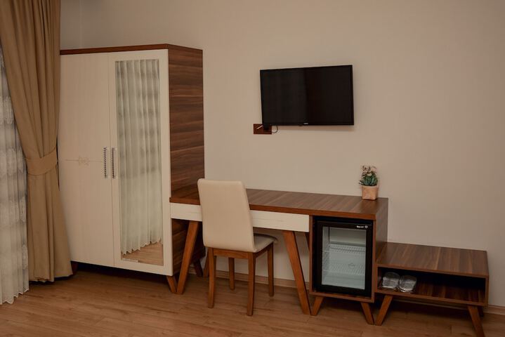 Room 10 of 17
