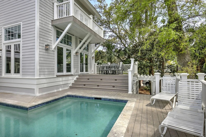 Pool 13 of 20