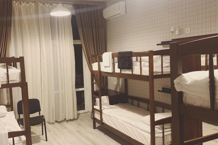 Room 8 of 37