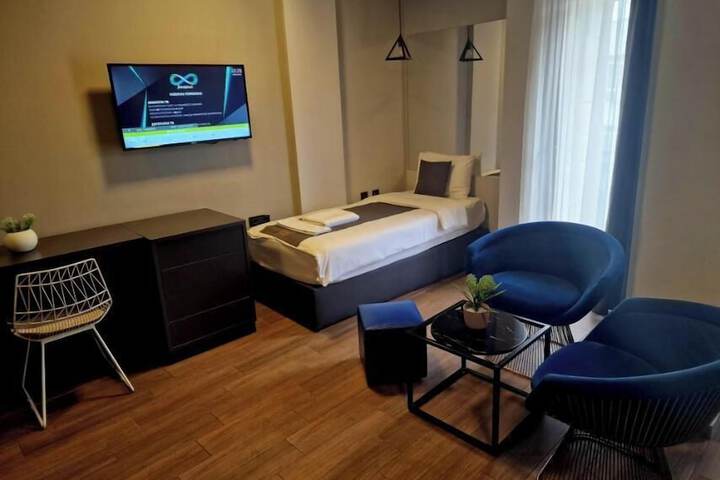 Room 32 of 52