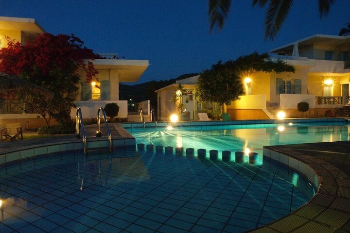 Hotel with Pool