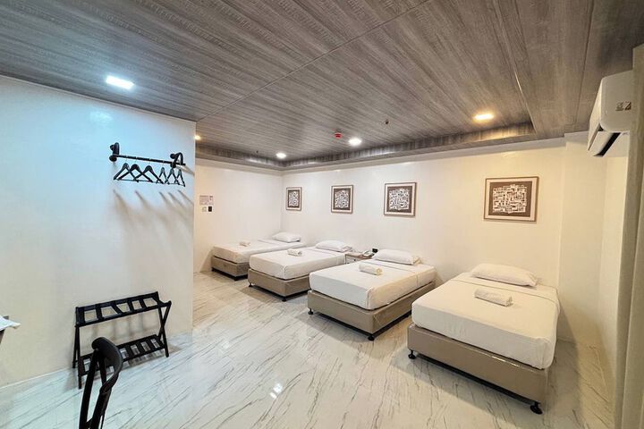 Room 7 of 96