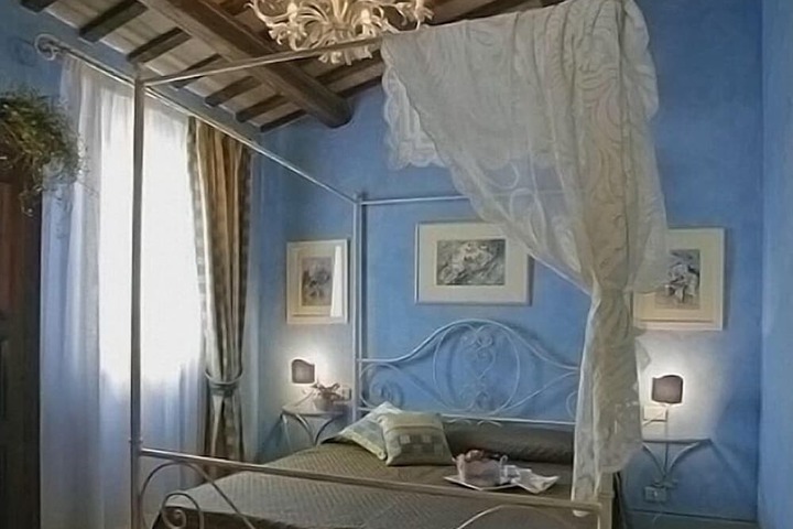 Room 4 of 21