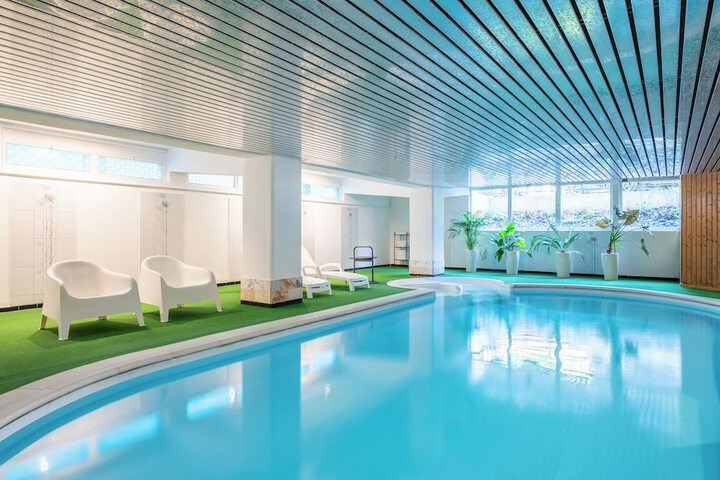 Pool 46 of 59