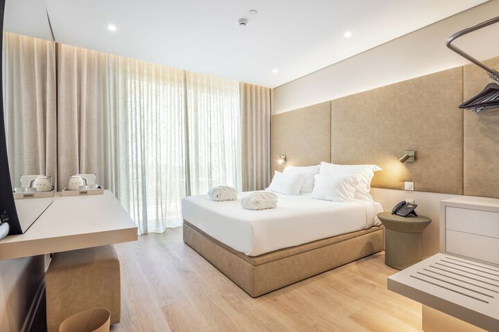 Room 25 of 120