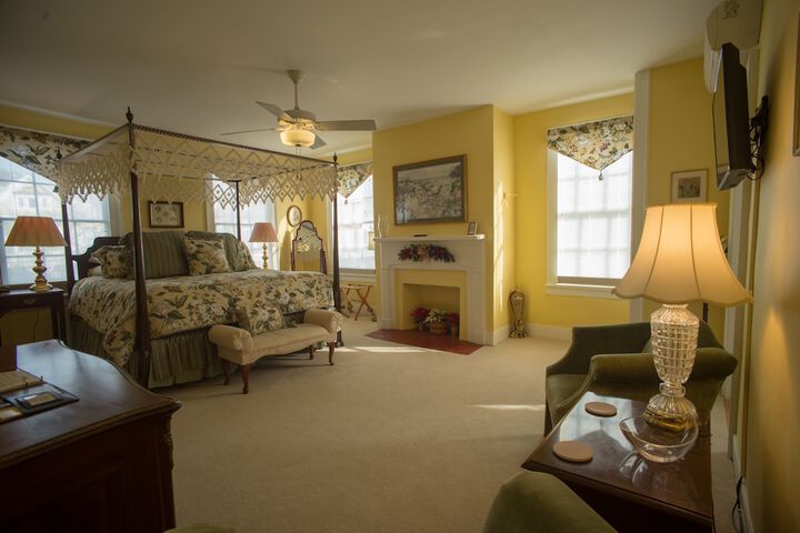Room 5 of 75