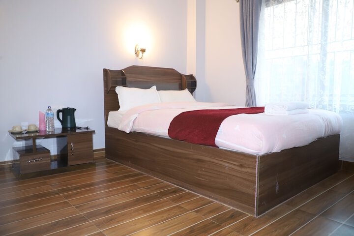 Room 8 of 35