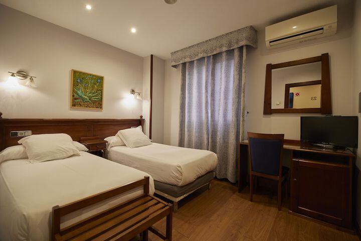 Room 28 of 85