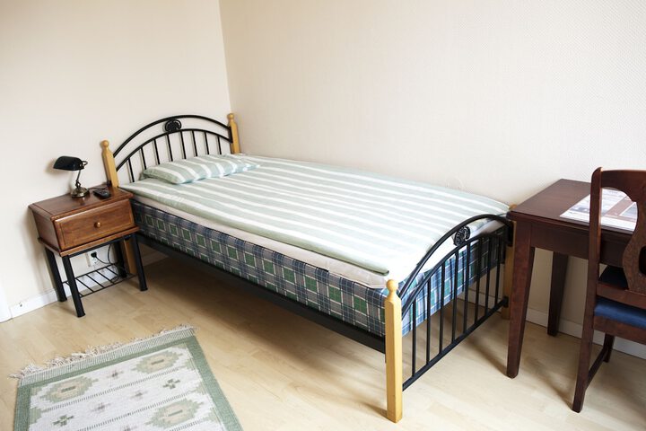 Room 9 of 35