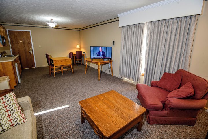 Room 3 of 28