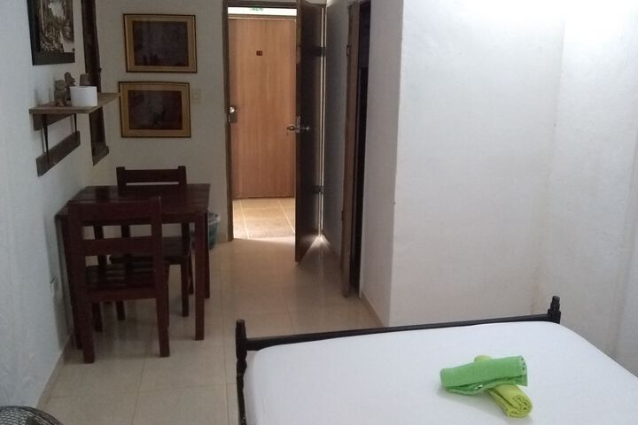 Room 25 of 33