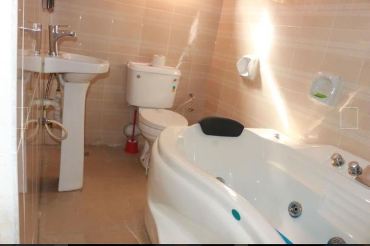 Room 20 of 29