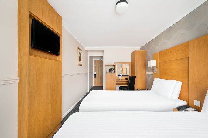 Room 22 of 32
