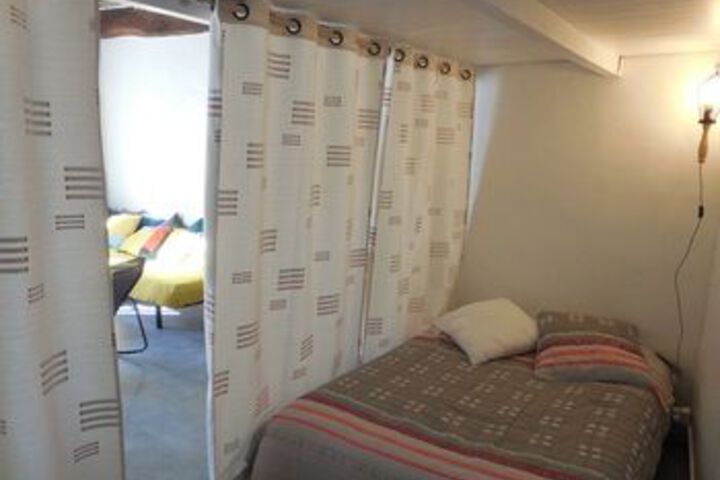 Room 5 of 28