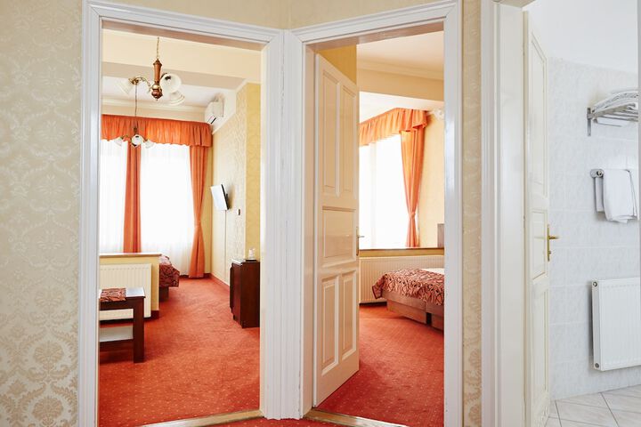 Room 44 of 67