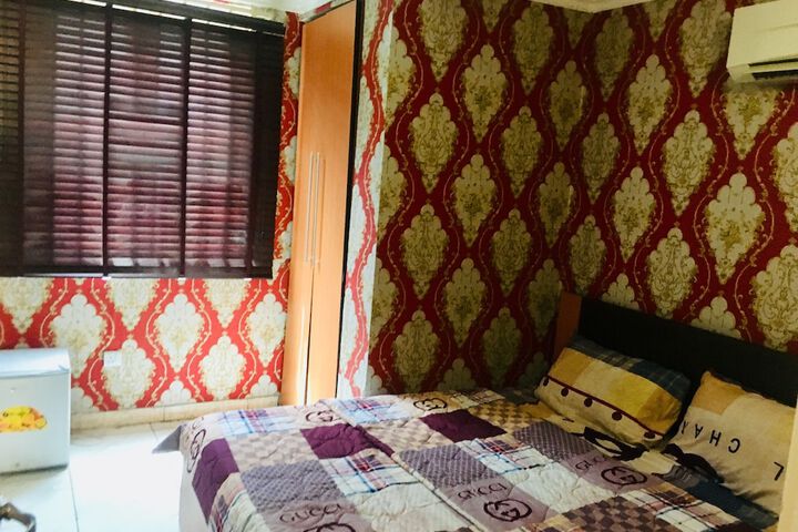 Room 8 of 28