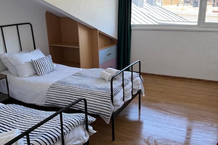 Room 26 of 120