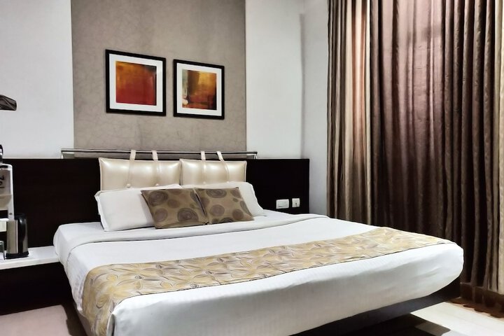 Room 7 of 68