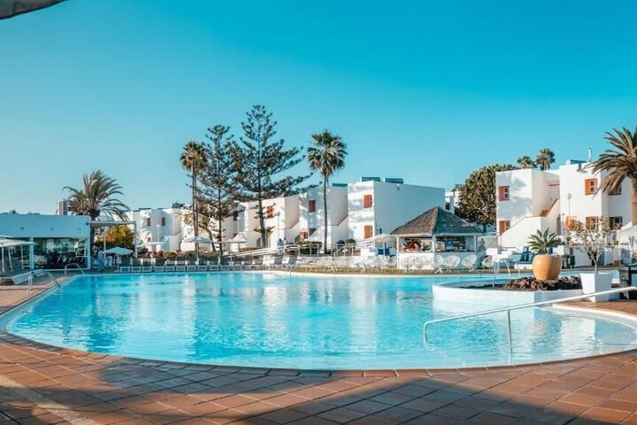 Pools & Facilities