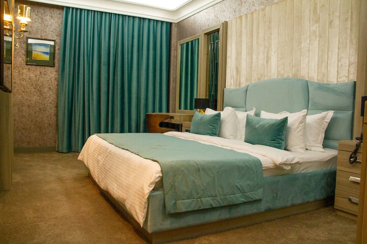 Room 41 of 80