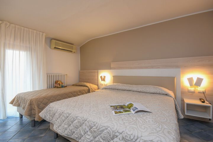 Room 35 of 107
