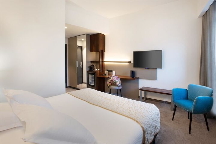 Room 16 of 59