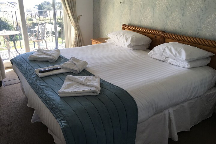 Room 26 of 46