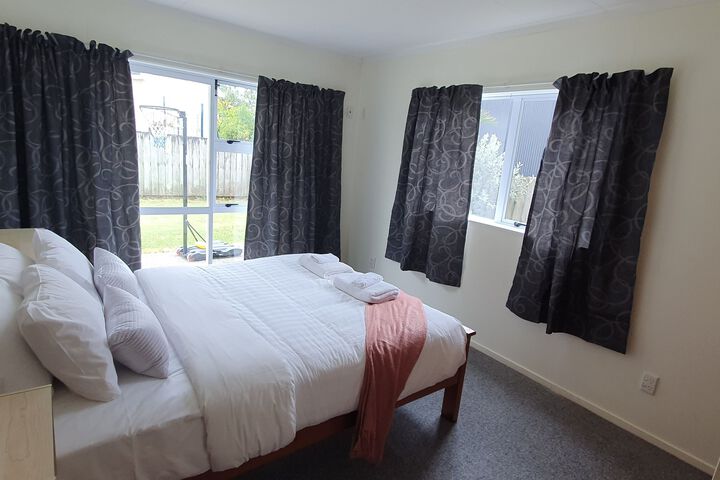 Room 6 of 8