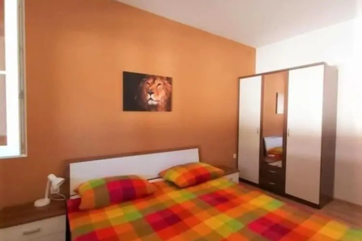 Room 3 of 9