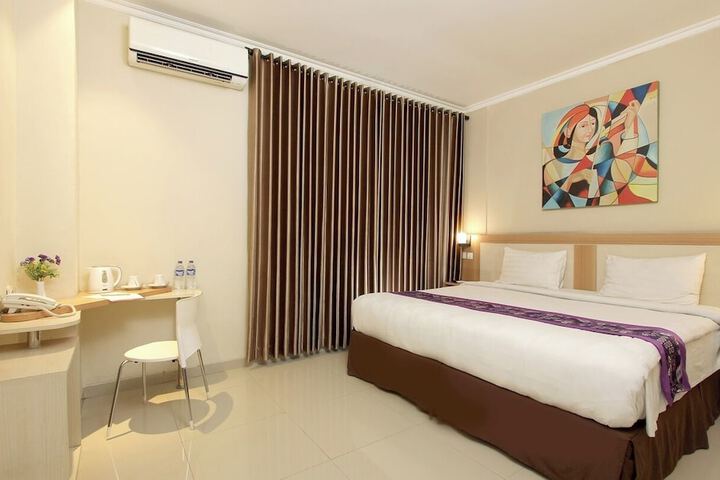 Room 10 of 42