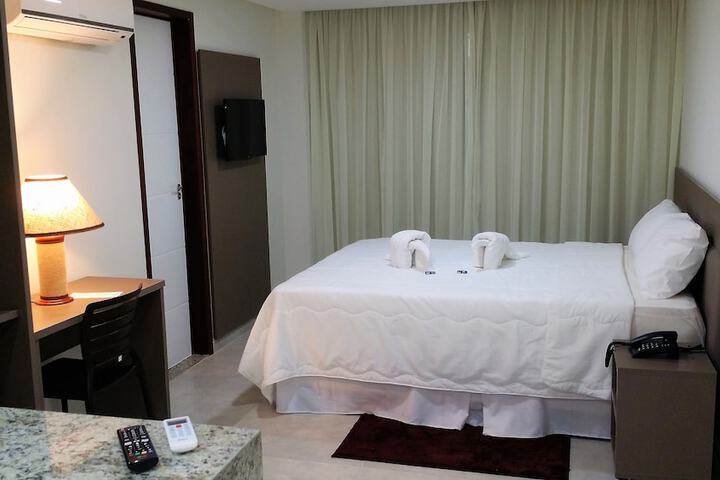 Room 4 of 63
