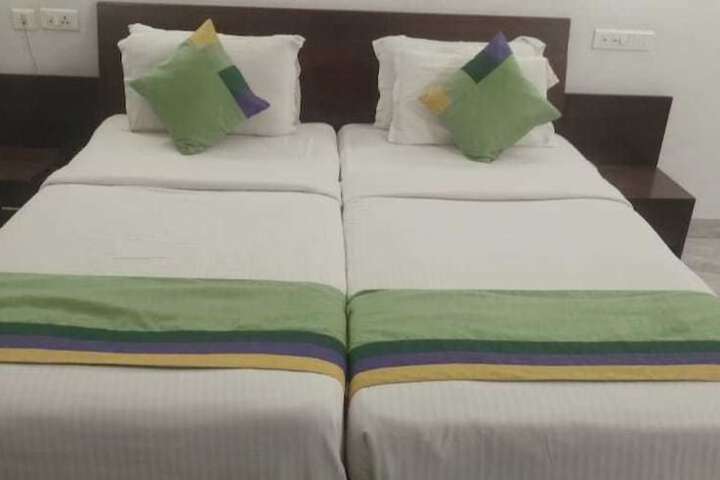 Room 5 of 33