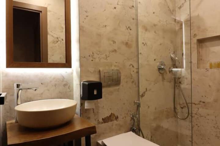 Room 90 of 112