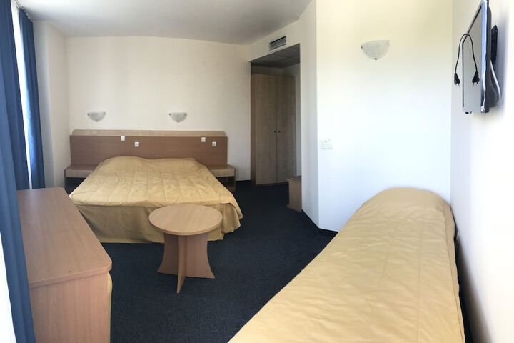 Room 6 of 85