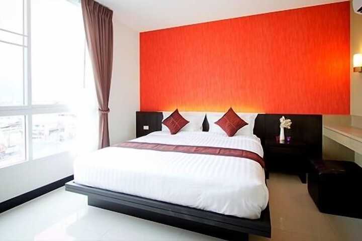 Room 10 of 43
