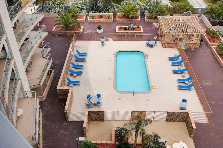 Pool 14 of 23