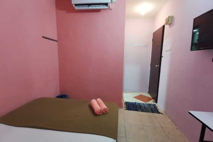 Room 6 of 23