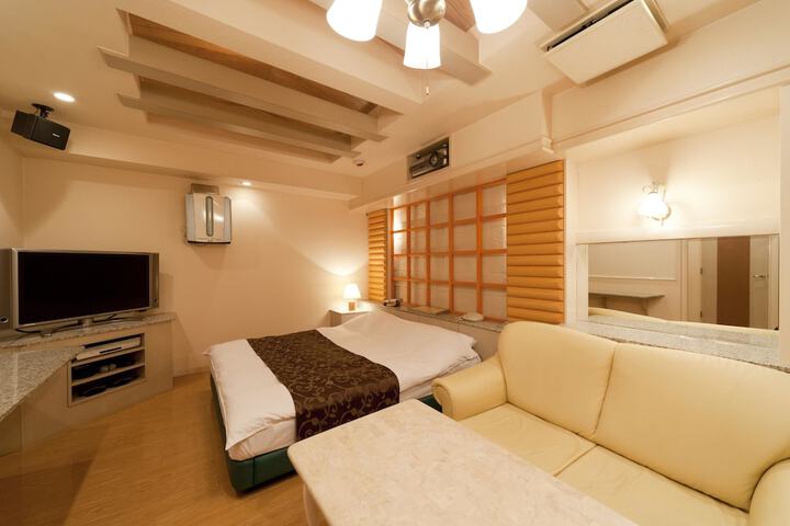 Room 3 of 33