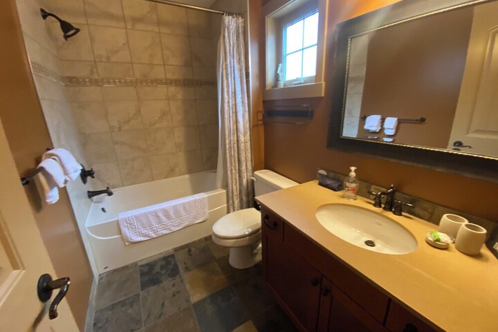 Room 460 of 543