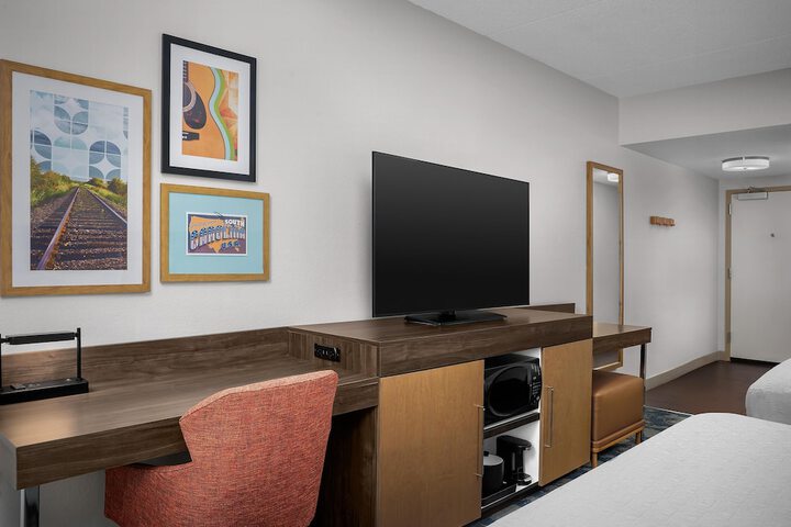 Room 10 of 37